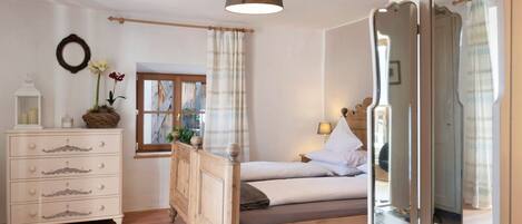 1 sovrum, skrivbord, strykjärn/strykbräda och gratis wi-fi