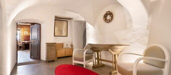 Historic Holiday Apartment Huber Stube with Mountain View, Balcony and Wi-Fi