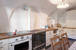 Réfrigérateur, four, plaque de cuisson, lave-vaisselle