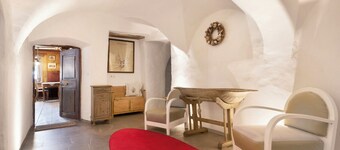 Historic Holiday Apartment Huber Stube with Mountain View, Balcony and Wi-Fi