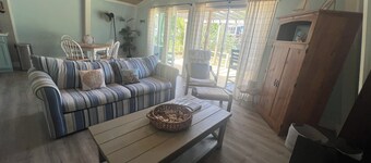 Charming Beach Bungalow in the Heart of it All