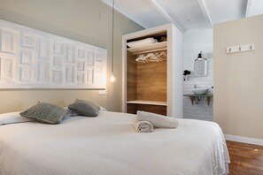 Iron/ironing board, free WiFi, bed sheets