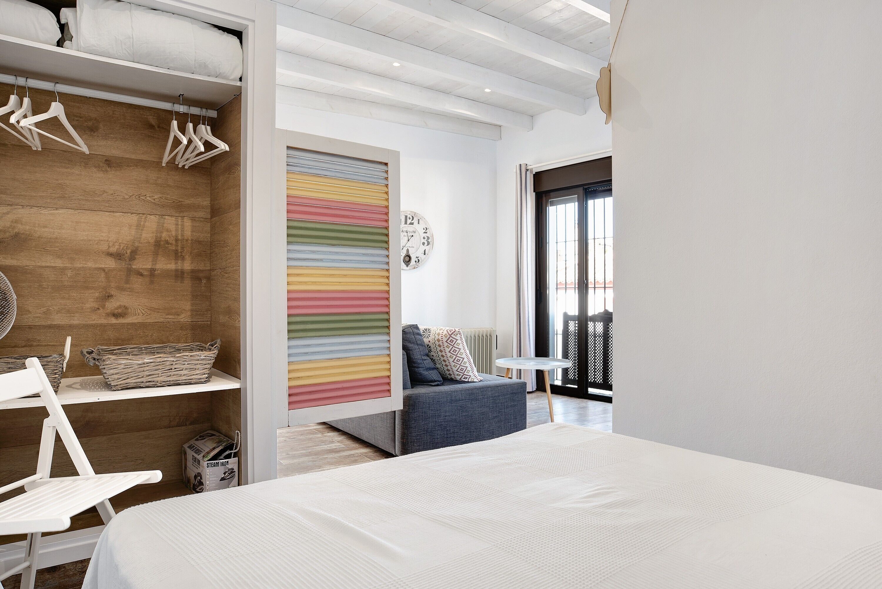 Free WiFi, bed sheets