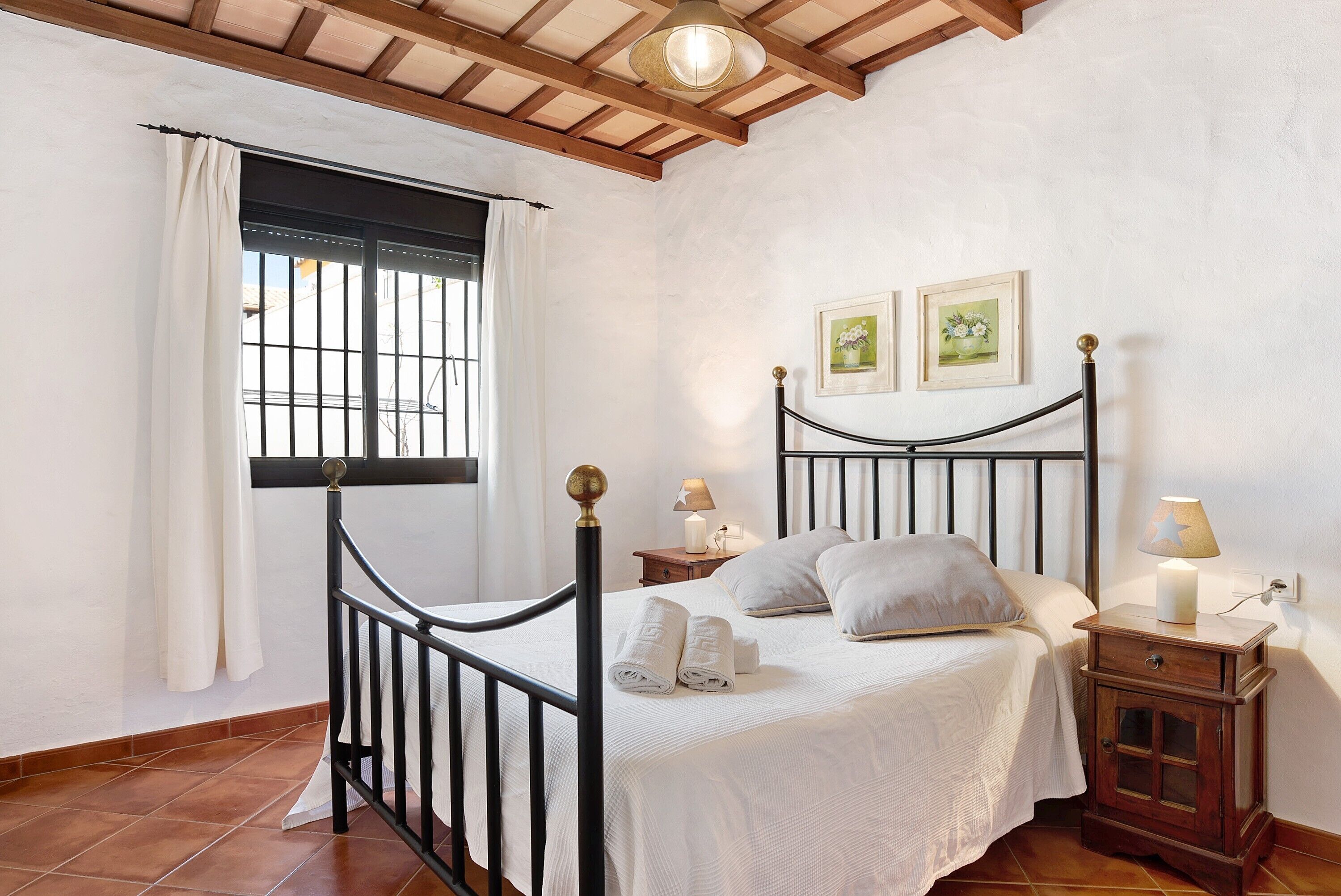 2 dormitoris, planxa i posts de planxar, wifi gratuïta i roba de llit 