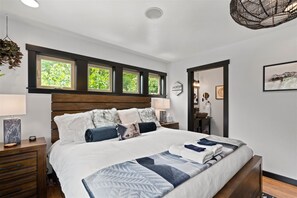 4 habitaciones, tabla de planchar con plancha, cuna de viaje y wifi 