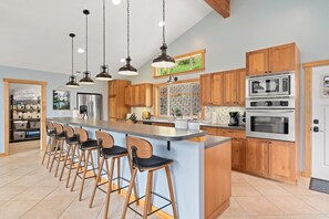 Fridge, microwave, oven, stovetop - Secluded and Peaceful -10 minutes from Leavenworth (Peshastin)