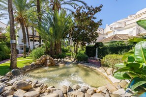 Property grounds - Apartment "Golden Beach Elveria" with Shared Pool, Terrace & Wi-Fi (Marbella)