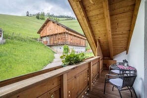 Outdoor dining - 'Bolser Apartment Plan de Corones' with Mountain View, Garden & Wi-Fi (Pieve di Marebbe)