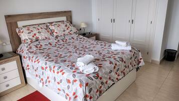 3 chambres, fer et planche Ă repasser, Wi-Fi gratuit, draps fournis