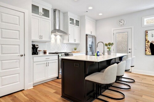 The Oakley - Near Lake Fayetteville!