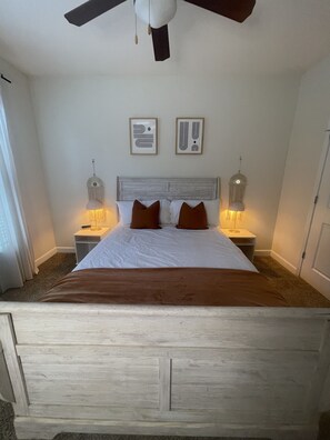 2 camere, una scrivania, ferro/asse da stiro, Wi-Fi gratuito