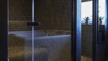 Grand suite, 1 queensize bed, niet-roken, uitzicht op de stad | Luxe beddengoed, Select Comfort-bedden, een kluis op de kamer