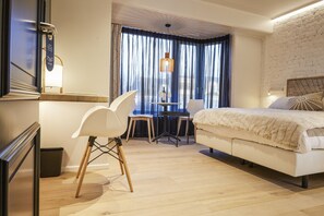 Classic Room, 1 Queen Bed, Non Smoking, City View | Premium bedding, Select Comfort beds, in-room safe, blackout curtains - Hotel ONIRO - Luxury Rooms & Wellness Suites (Tournai)