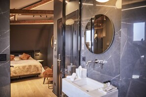 Design Room, 1 Queen Bed, Non Smoking, City View | 1 bedroom, premium bedding, Select Comfort beds, in-room safe