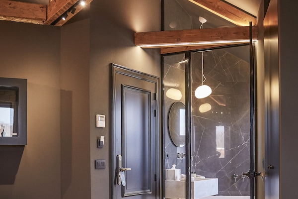 Habitación de diseñador, 1 cama Queen size, para no fumadores, vista a la ciudad | Ropa de cama de alta calidad y camas Select Comfort