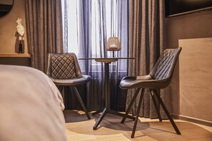 Comfort Room, 1 Queen Bed, Non Smoking, City View | Premium bedding, Select Comfort beds, in-room safe, blackout curtains - Hotel ONIRO - Luxury Rooms & Wellness Suites (Tournai)