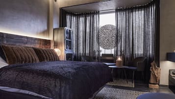 Premium bedding, Select Comfort beds, in-room safe, blackout curtains