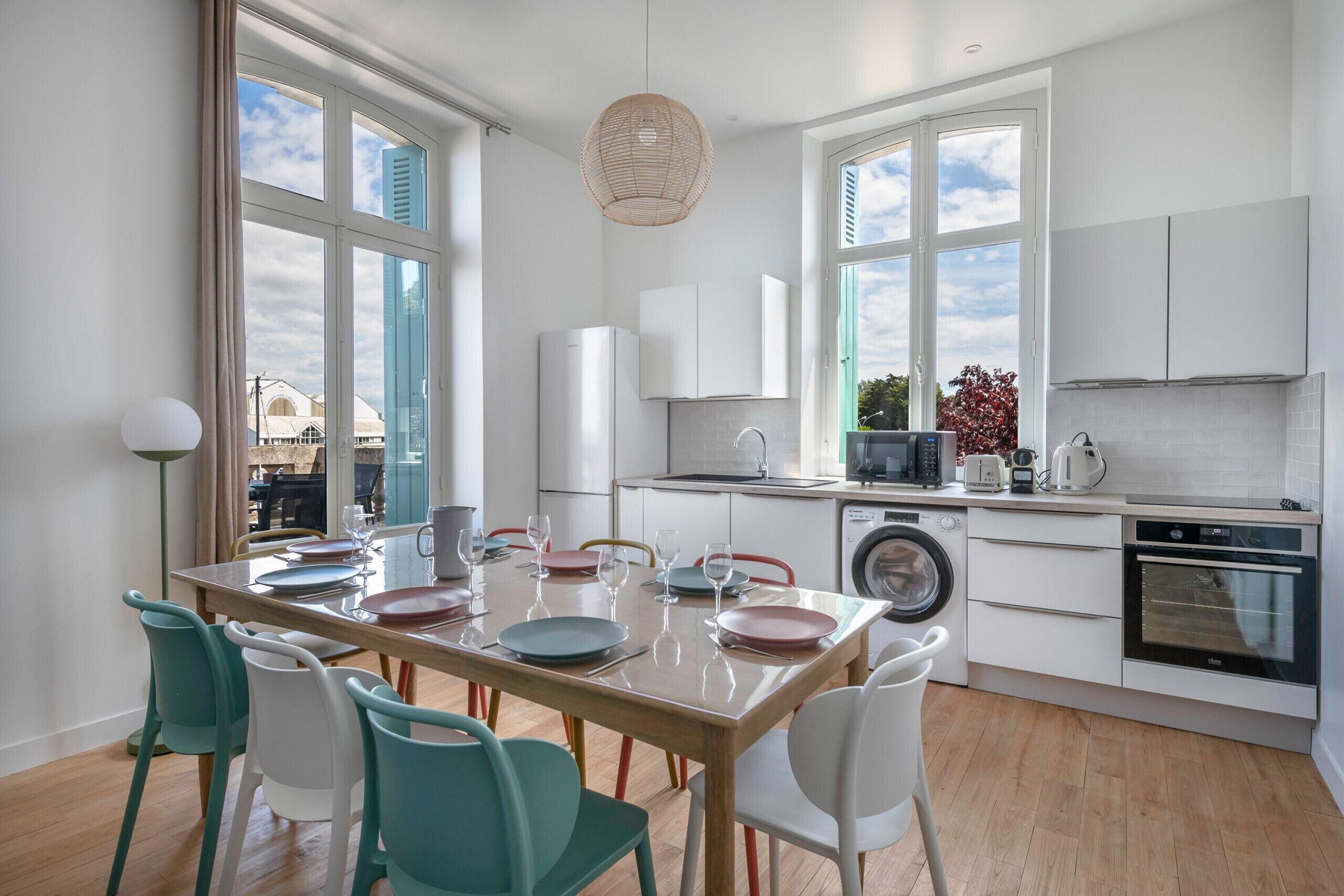 Réfrigérateur, micro-ondes, four, lave-vaisselle