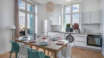 Réfrigérateur, micro-ondes, four, lave-vaisselle