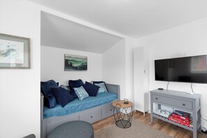 1 slaapkamer, een strijkplank/strijkijzer, gratis wifi, beddengoed