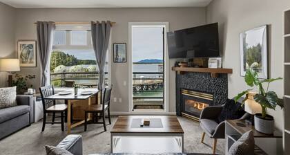 Fred Tibbs #17 I Ocean View I Fireplace I Downtown I Bakery I Cozy