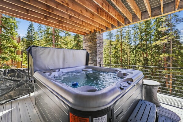 Maison, 3 chambres | Bain à remous extérieur