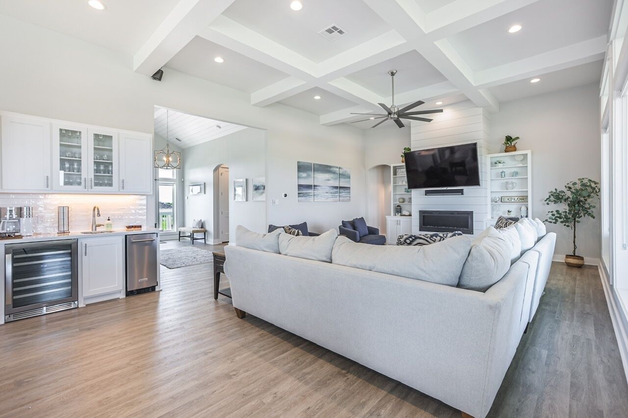 House, 3 Bedrooms | Living area | Smart TV, fireplace