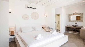 7 bedrooms, in-room safe, desk, iron/ironing board