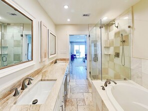 Estudio (3 Bedrooms) | Servicio de la propiedad
