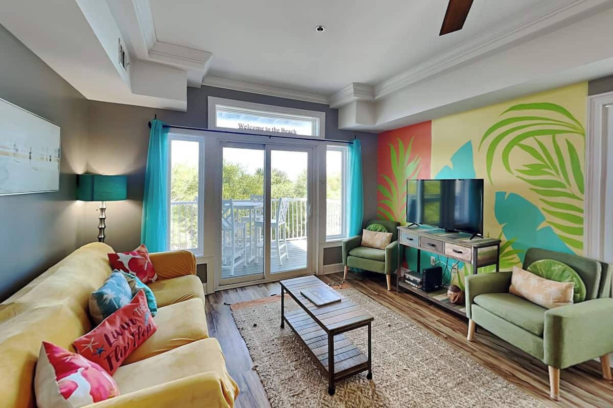 Condo (5 Bedrooms) | Front of property