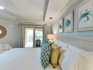 Condo, varias camas, balcón, vista a la alberca (#318 - No Pets) | 3 habitaciones, decoración personalizada y muebles diferentes 