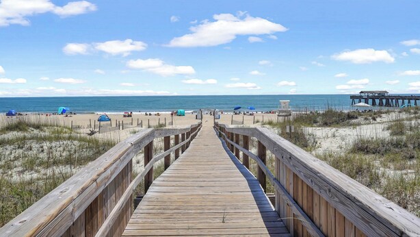 Beach nearby - Brass Rail Villas by Tybee Vacation Rentals (Tybee Island)
