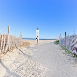 Na praia