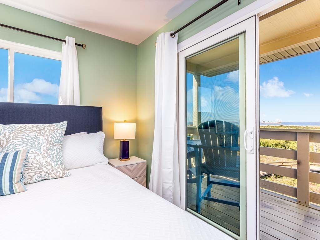 شقة - عدة أسرّة - بمطبخ - بمنظر للمحيط (#11C - No Pets) | 2 عدّة غرف نوم ومكواة/لوح كي وواي فاي مجانًا وملاءات أسرّة