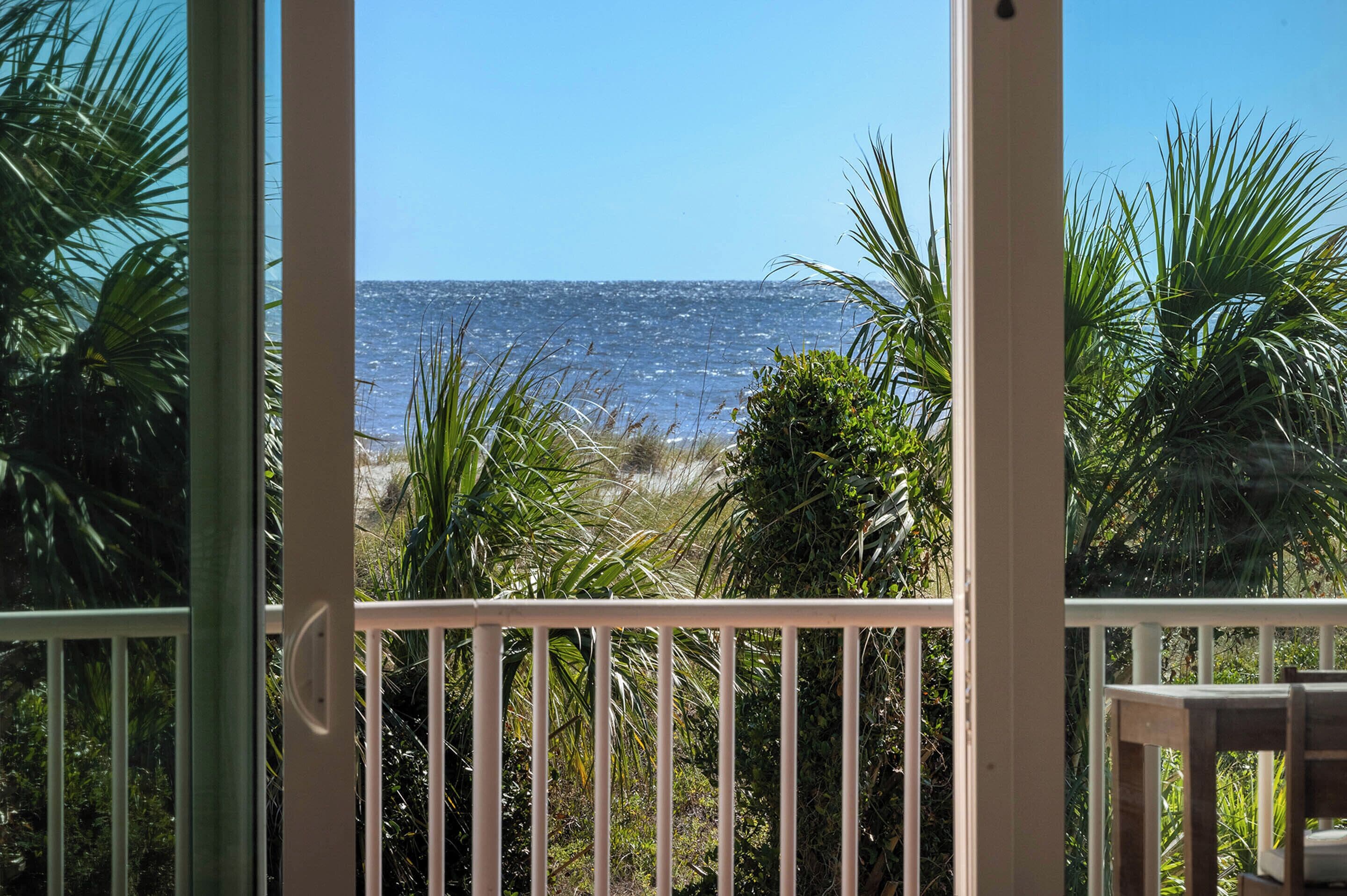 コンドミニアム キングベッド 1 台ソファーベッド付き プールアクセス オーシャンビュー (#312 - No Pets) | 内装