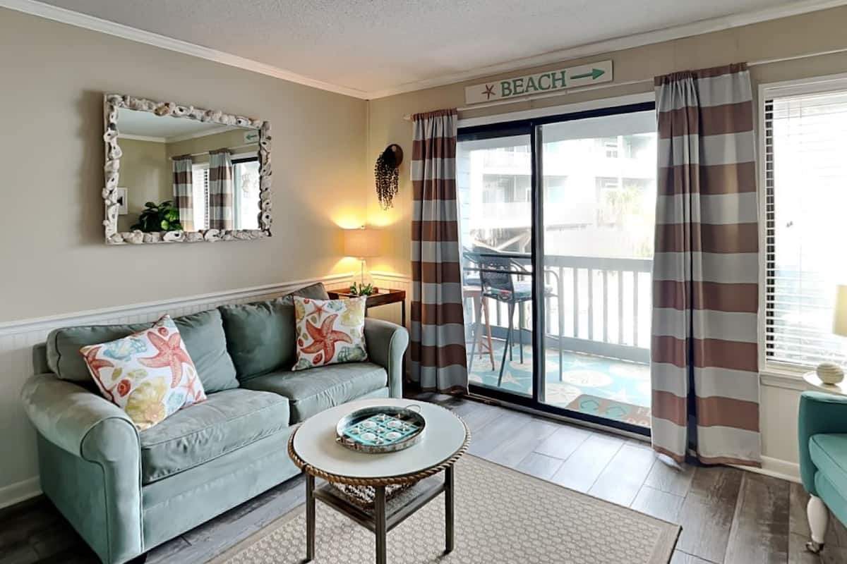 Condo, 1 Queen Bed with Sofa bed, Balcony, Pool View (0 - No Pets Allowed) | Living area