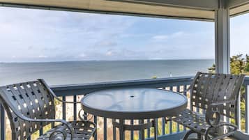 Condo, 1 King Bed with Sofa bed, Kitchen, Ocean View (A321) | Property grounds