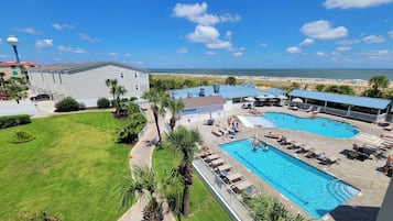 Condo (2 Bedrooms) | Property amenity