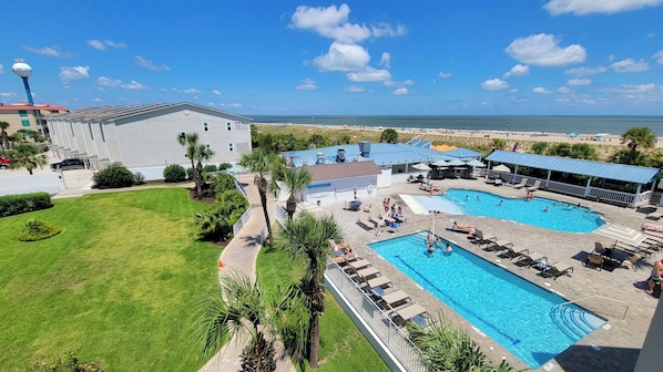 Condo (2 Bedrooms) | Property amenity