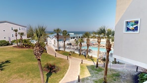 Condo (2 Bedrooms) | Property amenity