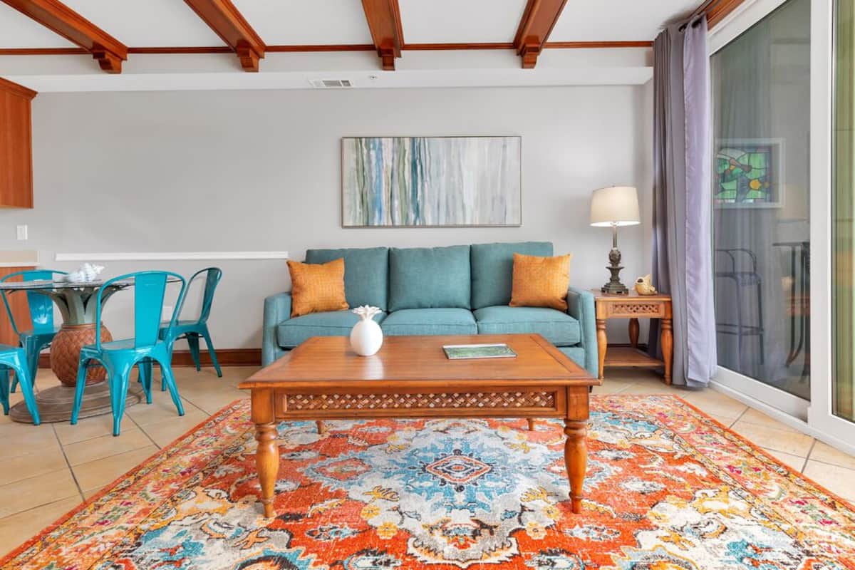 Condo, Multiple Beds, Pool Access, Pool View (228 - Pet Friendly) | Living area | 40-inch TV with digital channels