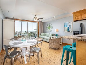 Condo, Multiple Beds, Pool Access, Beach View (#132 - Pets) | Dining