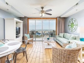Apartamento, varias camas, acceso a la piscina, vistas a la playa (#132 - Pets) | Zona de estar