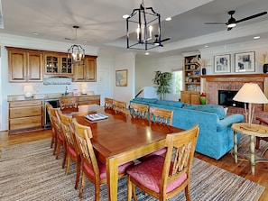 House, Multiple Beds, Kitchen, Partial Ocean View | Dining