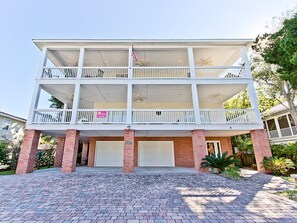 Exterior - 5 Oclock Somewhere by Tybee Vacation Rentals (Tybee Island)