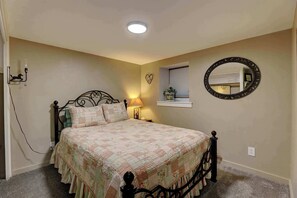 2 slaapkamers, een bureau, wifi, beddengoed