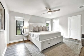 3 bedrooms, iron/ironing board, free WiFi, bed sheets