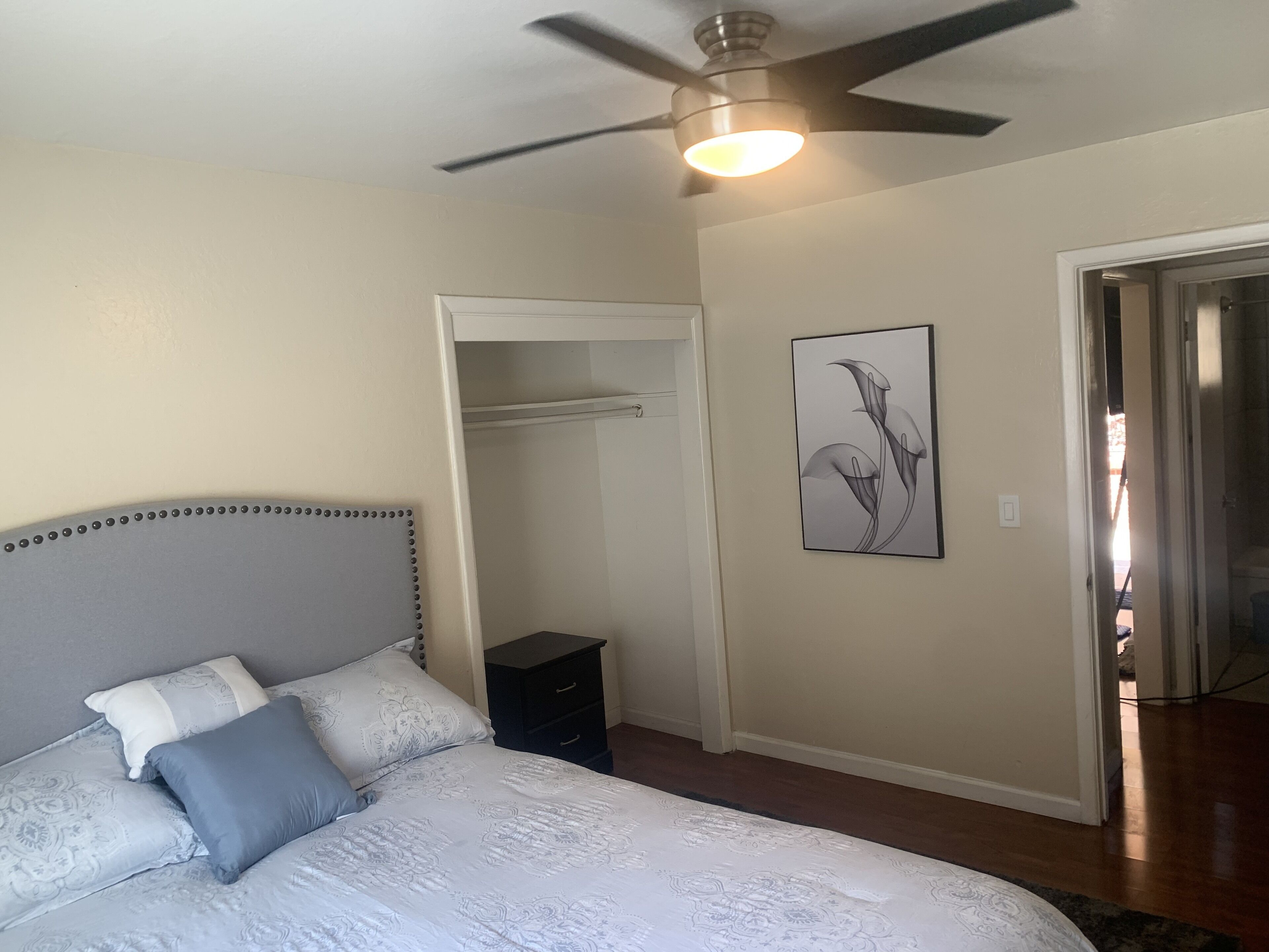 1 bedroom, desk, iron/ironing board, WiFi