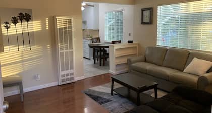 Cozy apartment centrally located in the heart of Silicon Valley