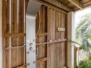 Interior - Beach Digs by Tybee Vacation Rentals (Tybee Island)